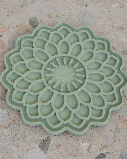 Tapis à lécher fleur verte